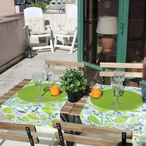 https://espaoso-apartamento-junto-ao-metro.hotels-lisbon-portugal.com